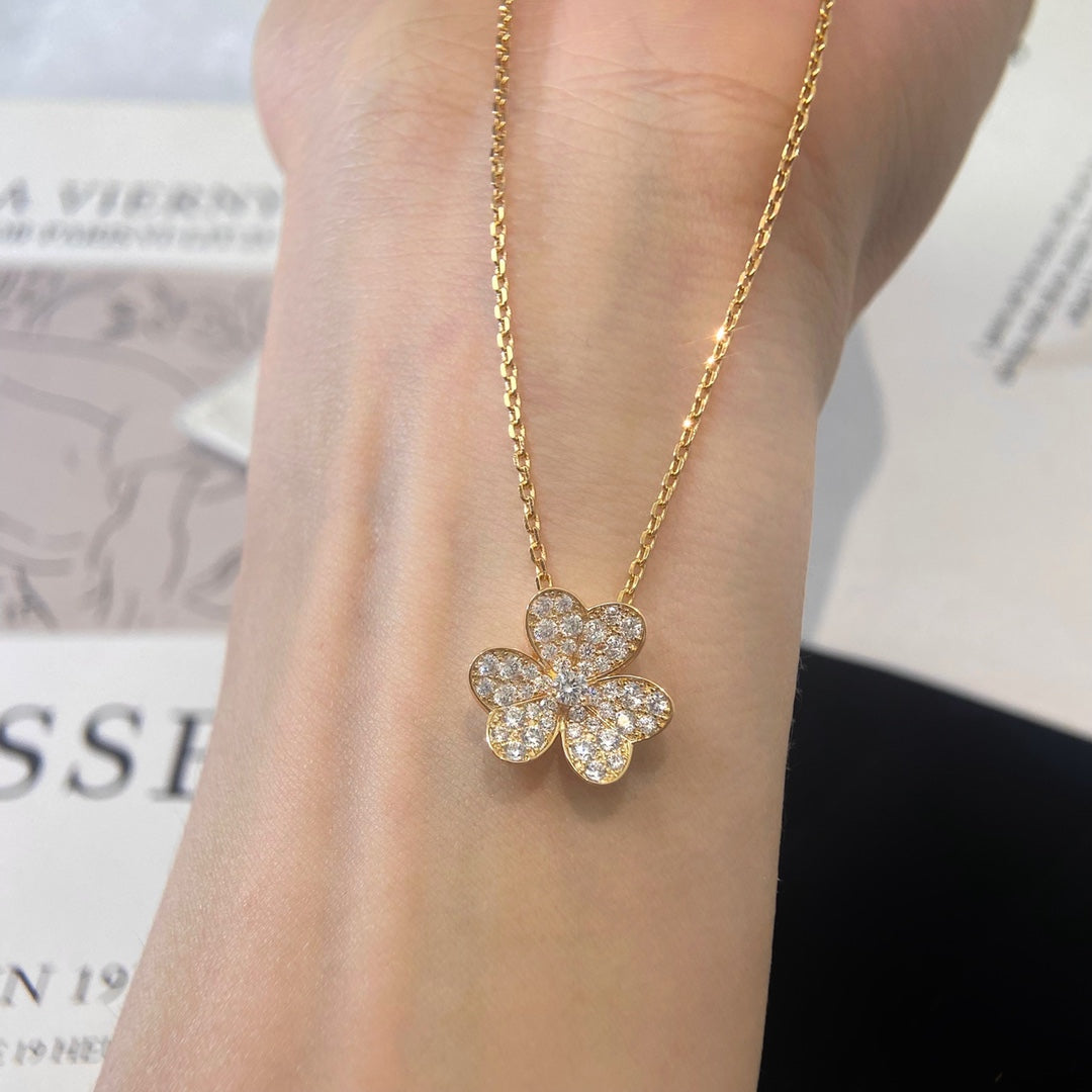Miro FLOWER DIAMOND NECKLACE