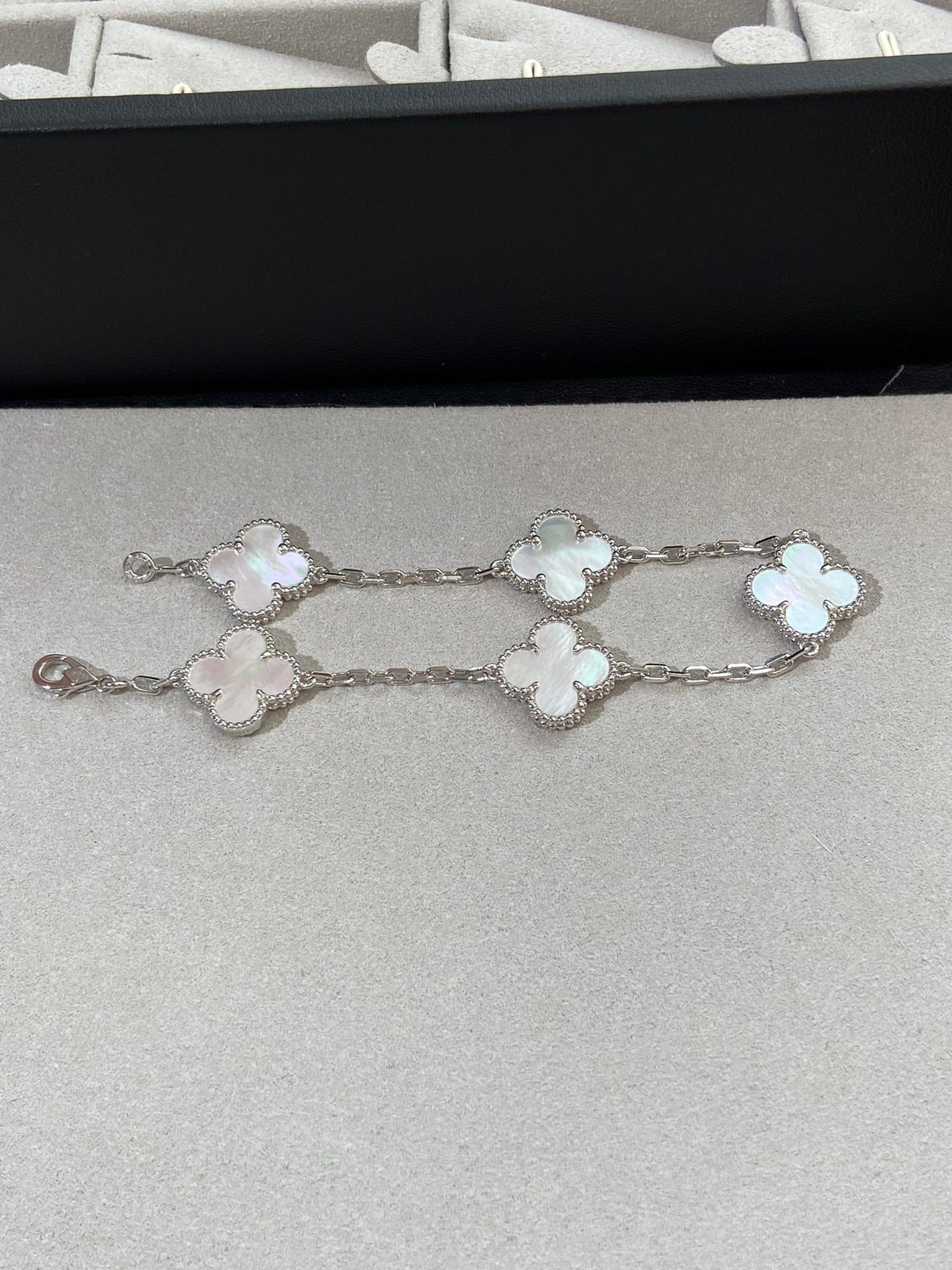 [Miro ]新作 クローバーホワイトパールマザーオブパール 5モチーフブレスレットコレクション