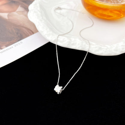 Miro BEE MINI PEDANT DIAMOND NECKLACE